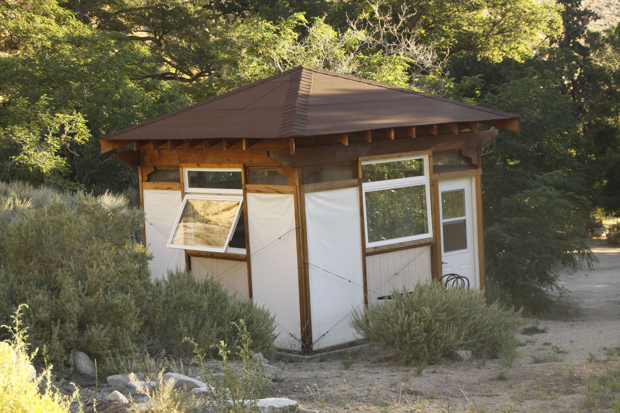 De La Cour Ranch | Lone Pine California Lodging & Camping ...